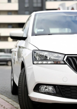 Skoda Fabia cena 46900 przebieg: 96030, rok produkcji 2020 z Sandomierz małe 301